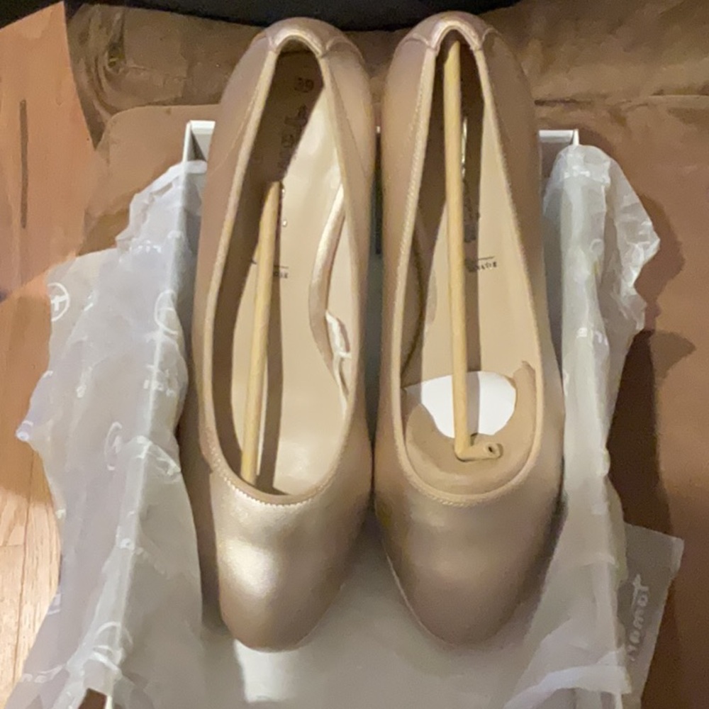 Gold wedge Heels with Classic Pump Silhouette